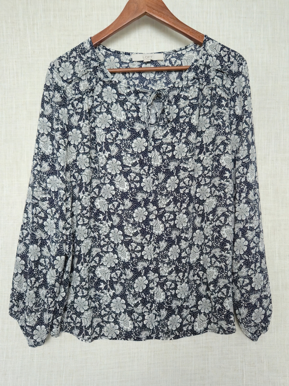 LOFT Blossom Mixed Media "Forever Navy" Floral Tie-Front Balloon Sleeve Blouse M